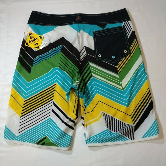 Quick Silver Size 32 Green Yellow Blue Board Shorts - Picture 2 of 12